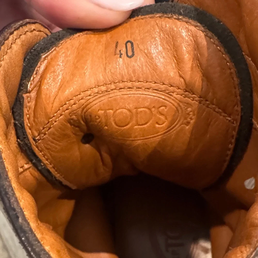 Tod's Brown Leather Lace-Up Boot with Tan Interior - Picture 4 of 7